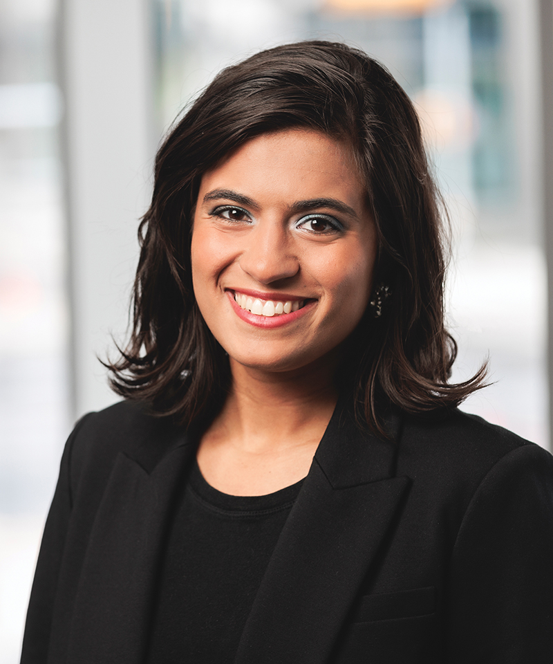 Juliana Ray headshot